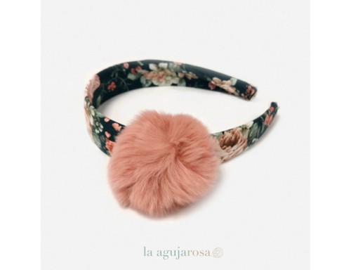 DIADEMA DE FLORES POMPOM DE LA COLECCIÓN AROMA A FLORES ROSAS DE JULIANA