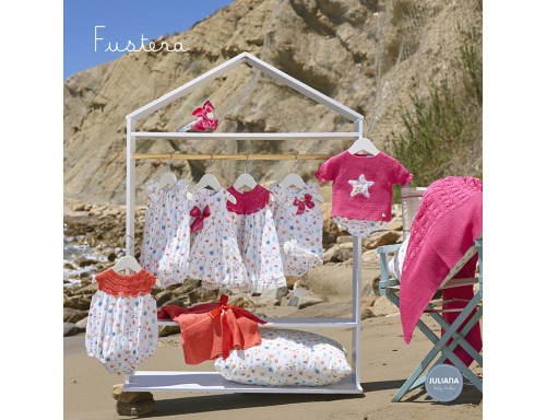 PELELE ENTERIZO DE TELA DE ESTRELLITAS DE LA COLECCIÓN FUSTERA DE JULIANA