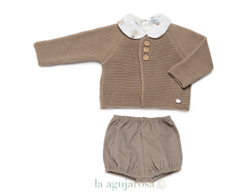 CONJUNTO CHAQUETA PANTALÓN PANA DE LA COLECCIÓN RISUEÑA  DE JULIANA