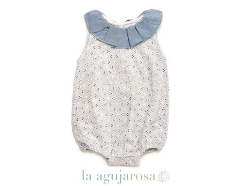 PELELE ENTERIZO ENCAJE AZUL CIELO DE LA COLECCIÓN OSTRO DE JULIANA