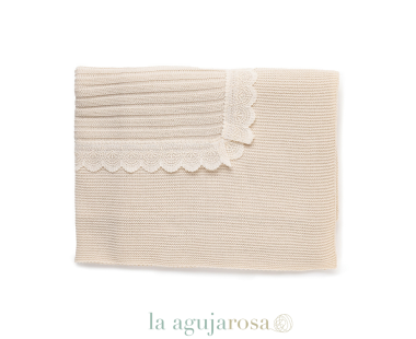 MANTITA LINES PUNTILLA DE LA COLECCIÓN SONATA DE JULIANA