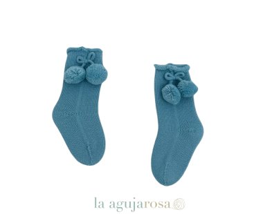 CALCETÍN POMPONES INVIERNO DE LA COLECCIÓN ODA DE JULIANA