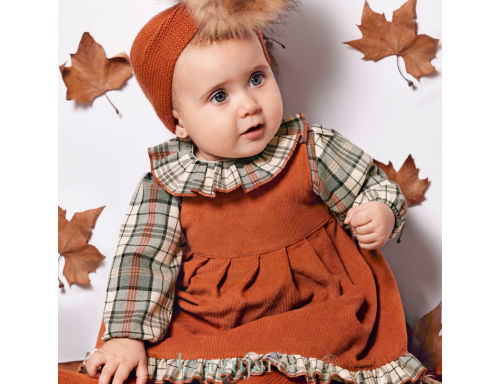 PICHI PANA CON CAMISA CUADROS DE LA FAMILIA ALEGORÍA DE JULIANA