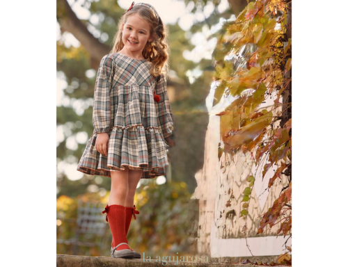 VESTIDO 2 VOLANTES POMPONES DE LA COLECCIÓN ALEGORÍA DE JULIANA