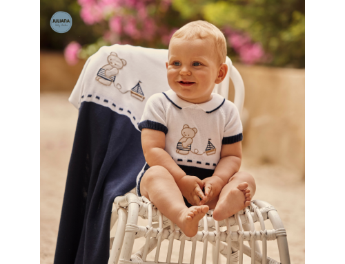 CONJUNTO PANTALÓN BORDADO OSO CON BOTAS DE LA COLECCIÓN PIÑÓN DE JULIANA