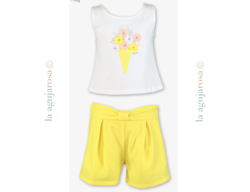 CONJUNTO DE PANTALÓN Y CAMISETA EN TONOS AMRILLOS DE MIRANDA