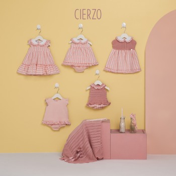 Colección Cierzo de Juliana: elegancia y dulzura en tonos salmón para bebés